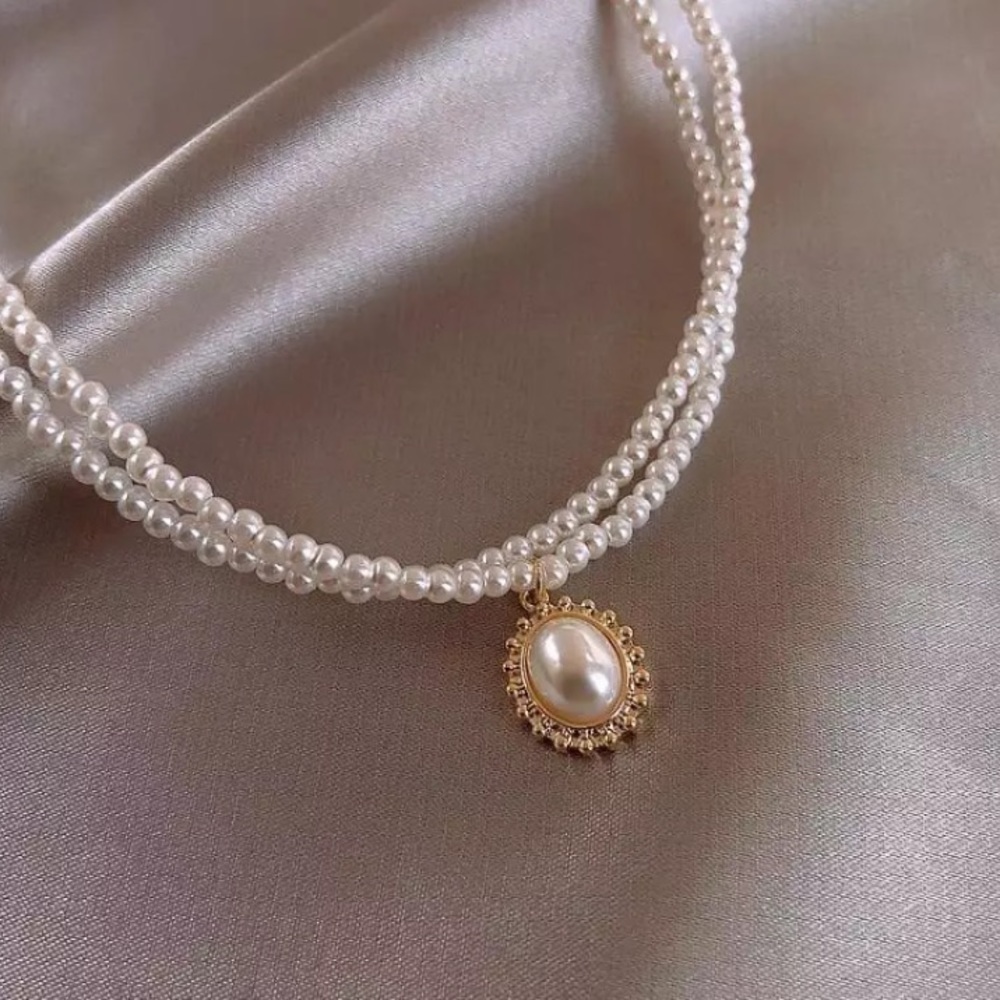 ๐ Delicate Elegant Pearl Two Tone Chain Necklace - Picture 4 of 6